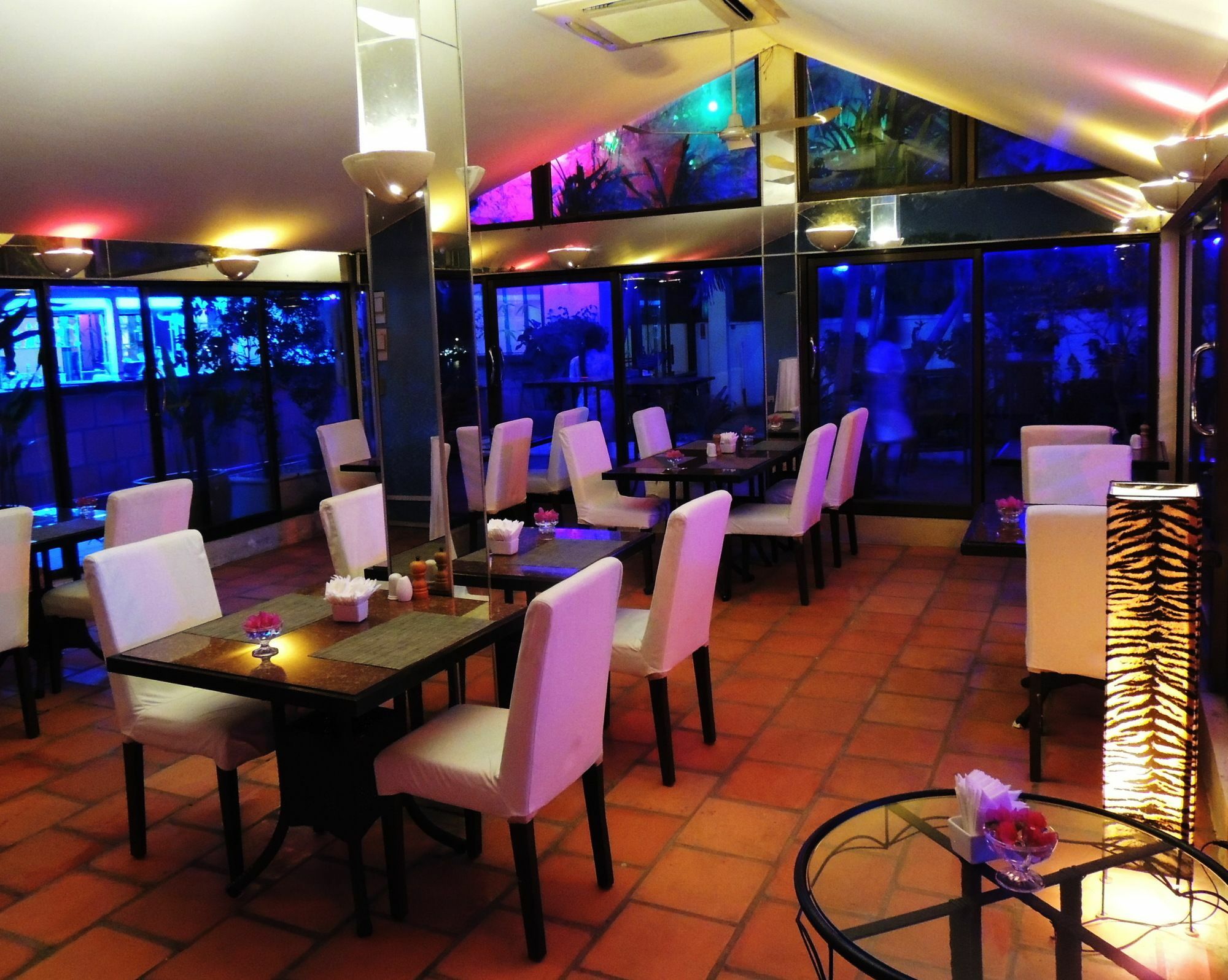 Bougainvillier Hotel Phnom Penh Ngoại thất bức ảnh